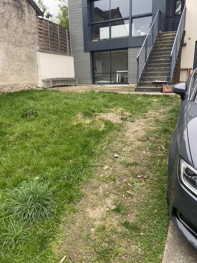 Jardin en escalier — détail retenue de terre