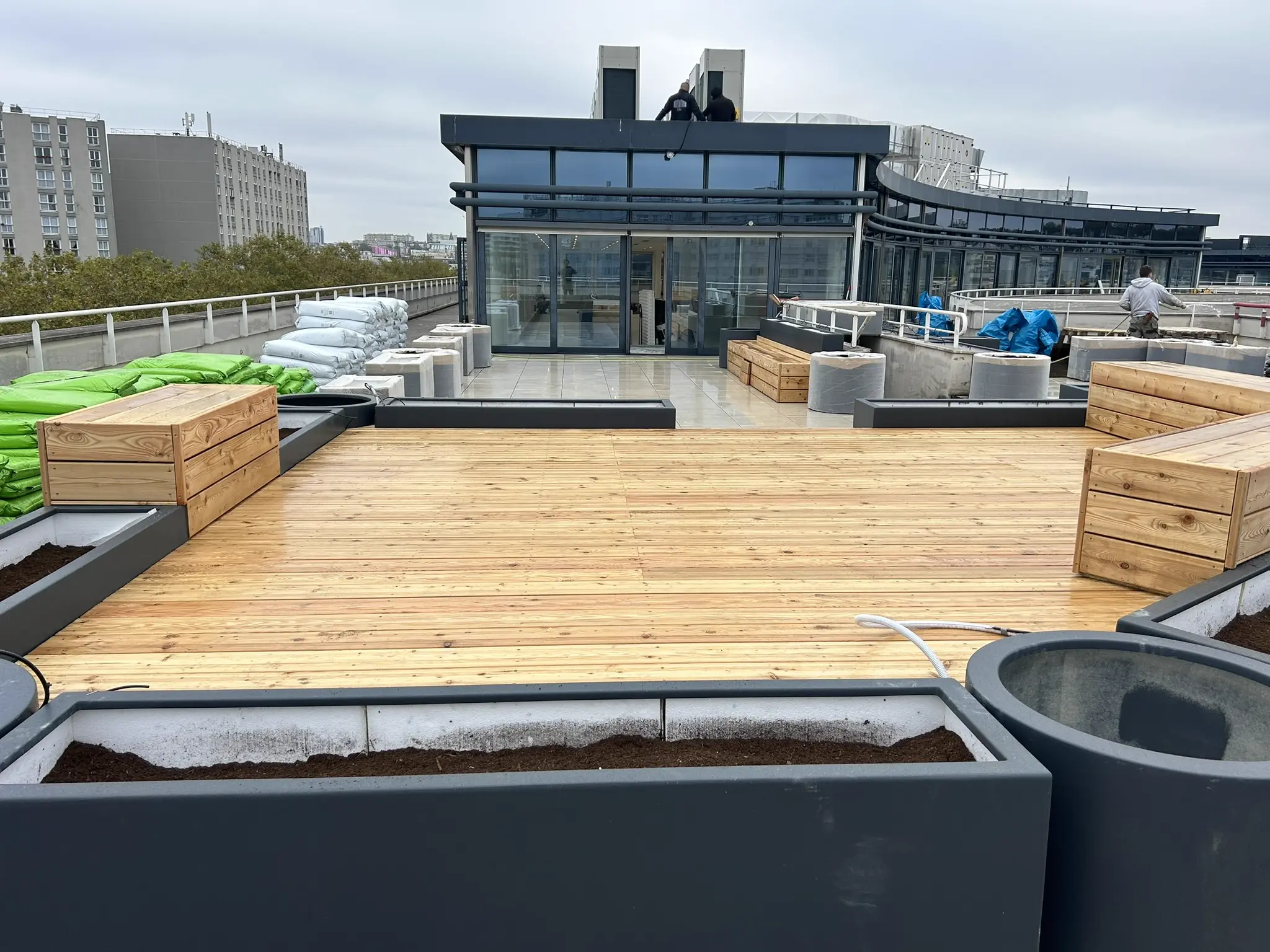 Vue d'ensemble terrasse rooftop